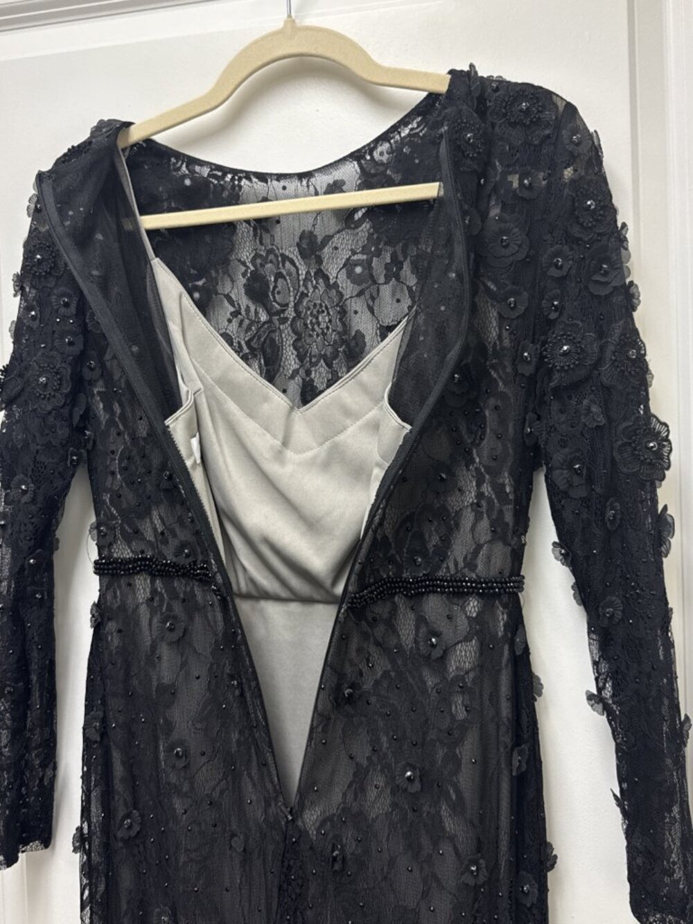 Mac Duggal Size 4 67703 Black Floral Appliqué Long Sleeve Cocktail Midi Dress - Picture 8 of 14